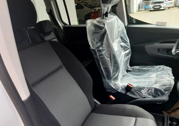 Toyota Proace City Verso cena 129900 przebieg: 5, rok produkcji 2023 z Niepołomice małe 121